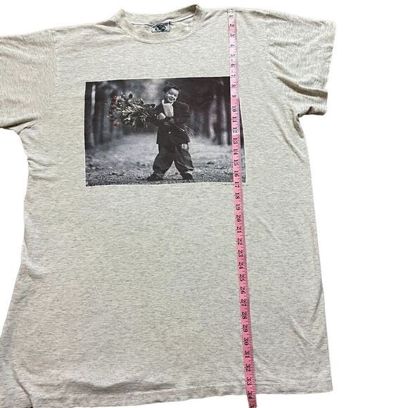 Vintage  Kim Andersen Photograph Boy with Flowers Tee - Picture 5 of 6